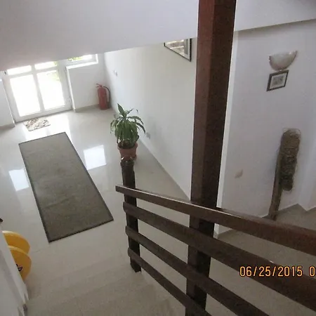 בית הארחה Vila Talisha קוסטינסטי