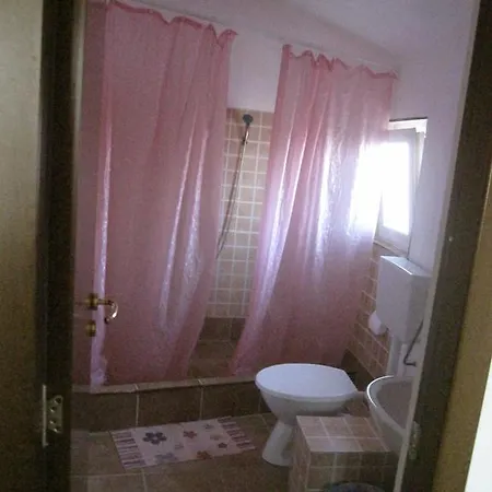 Vila Talisha קוסטינסטי