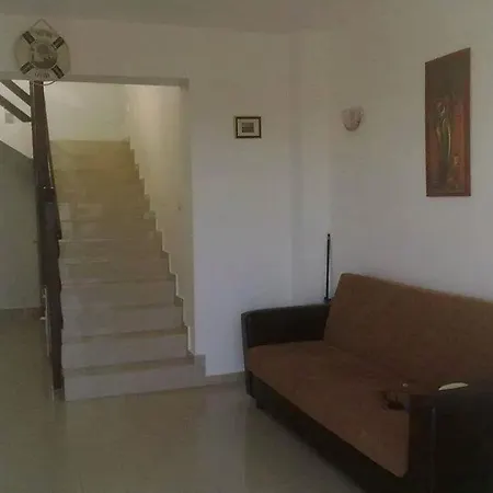 Vila Talisha קוסטינסטי